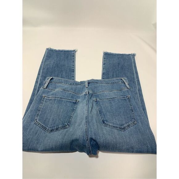 Frame, Walden rock distressed, raw hem jean size 28 - Picture 7 of 9